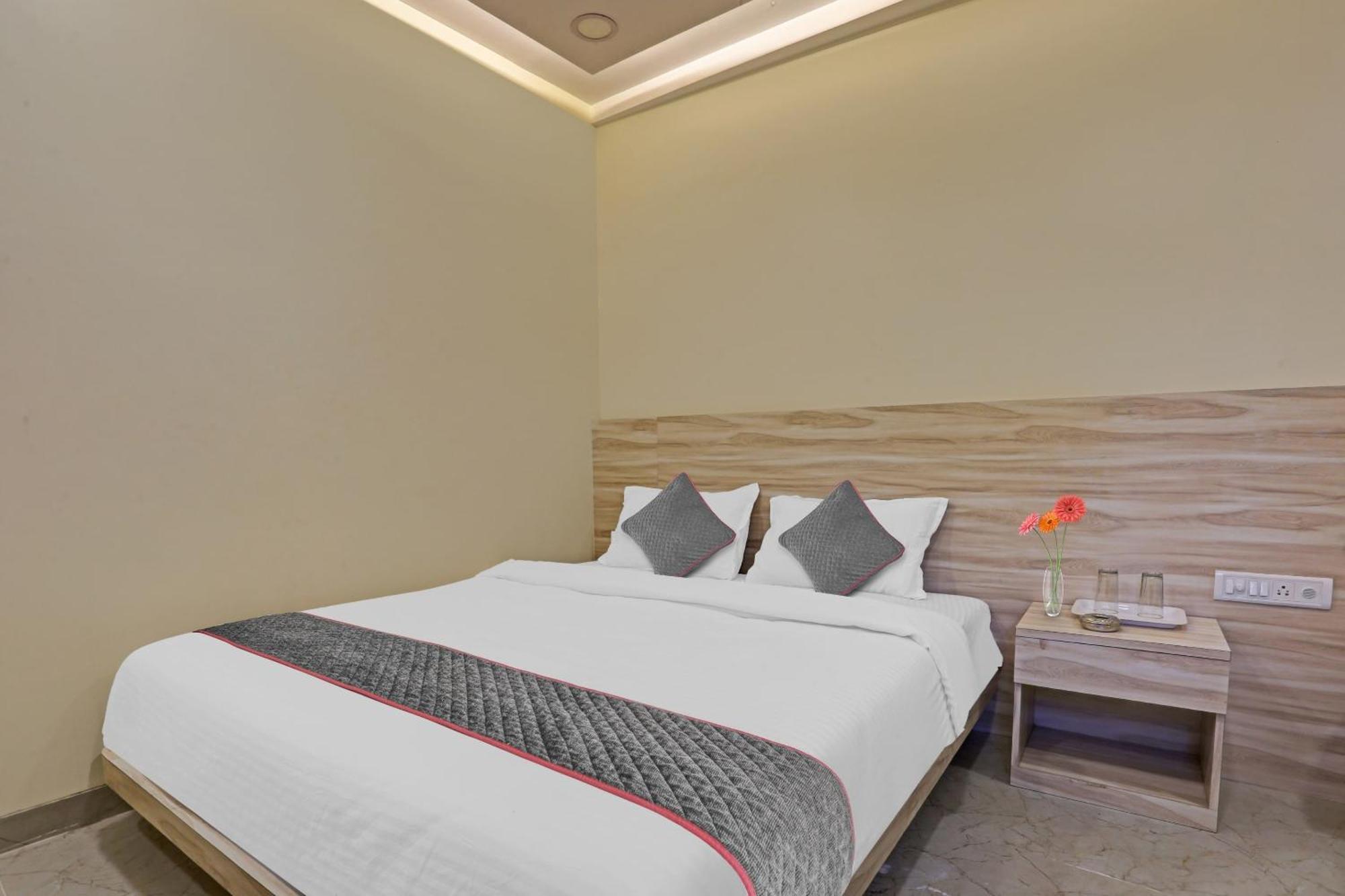 Super Hotel O Kiwi International มุมไบ ภายนอก รูปภาพ